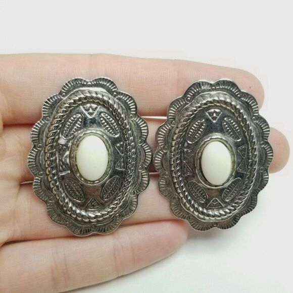 Vintage Southwestern Style Oval Stud Earrings, Silver Tone White Enamel - Picture 1 of 6